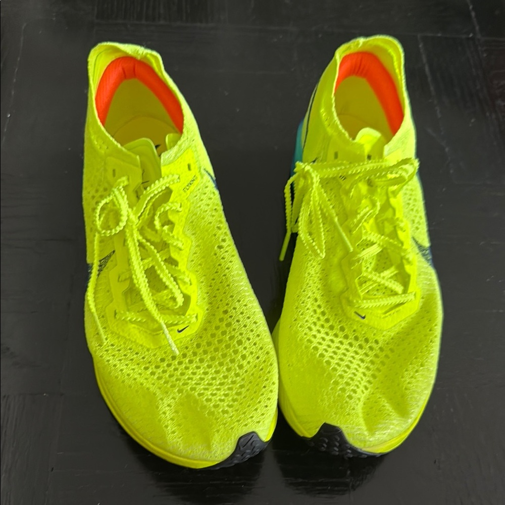 Nike Women’s ZoomX sneakers - size 9 (almost new) - Picture 2 of 7